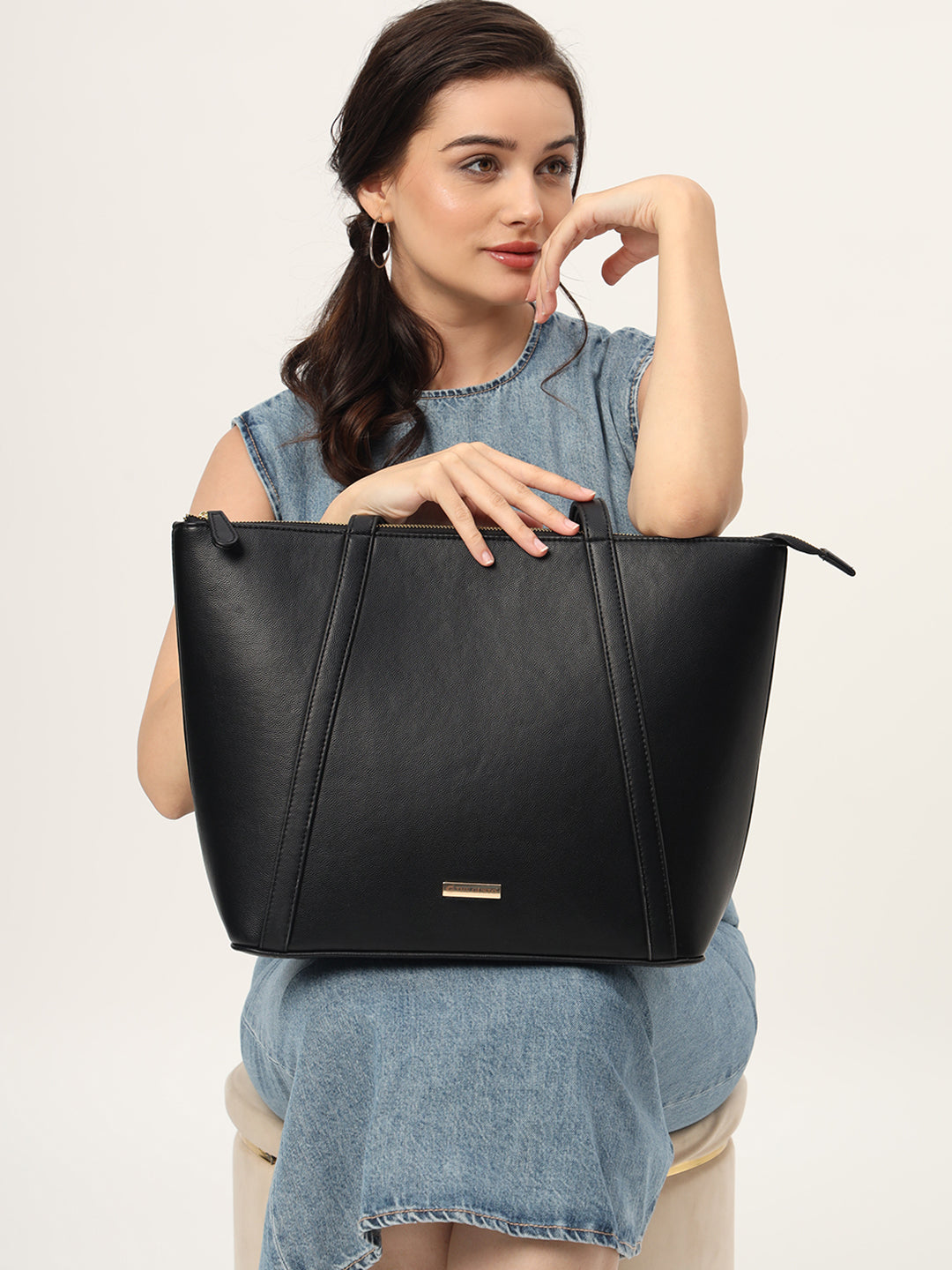 Aza Tote Black