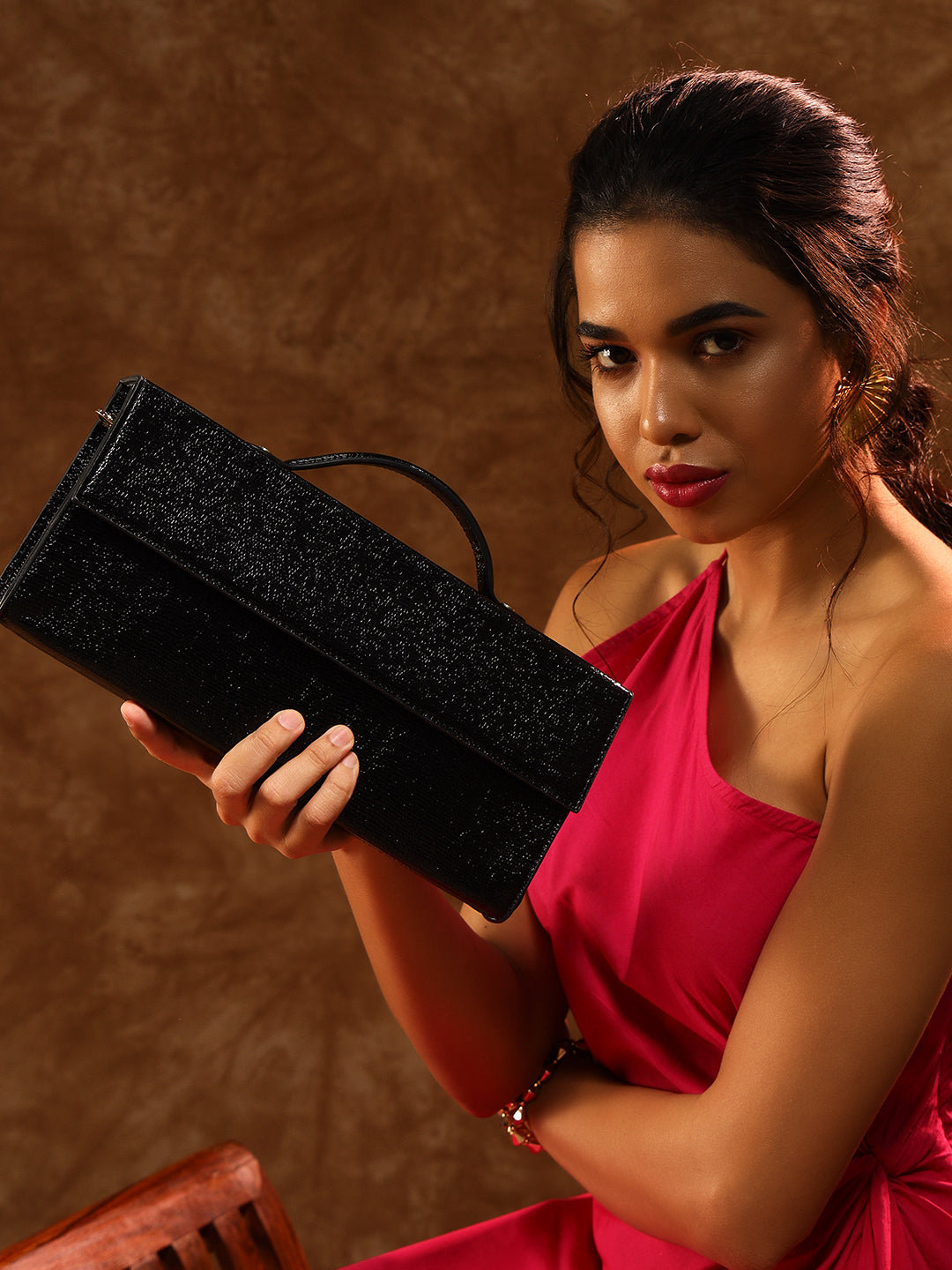 Box Clutch Sling (Black Shimmer)