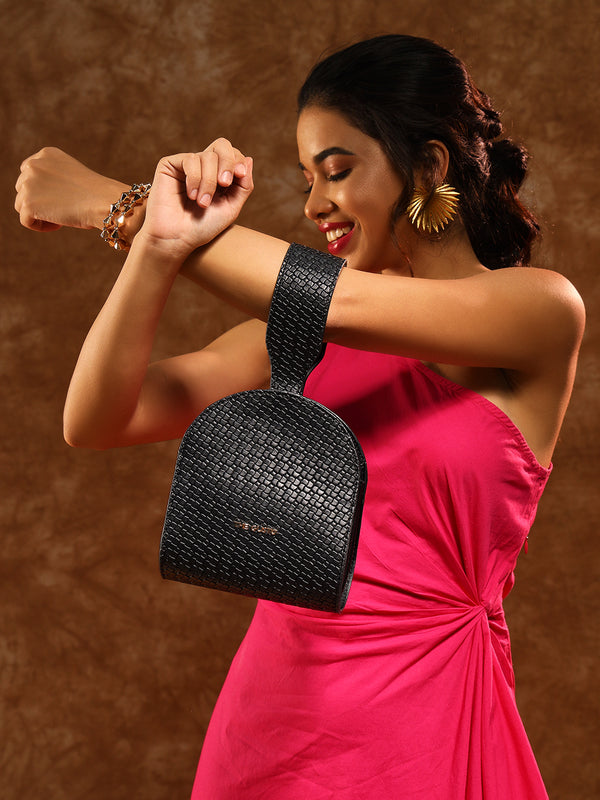 Mia Bucket wristlet  (Black Quilted)