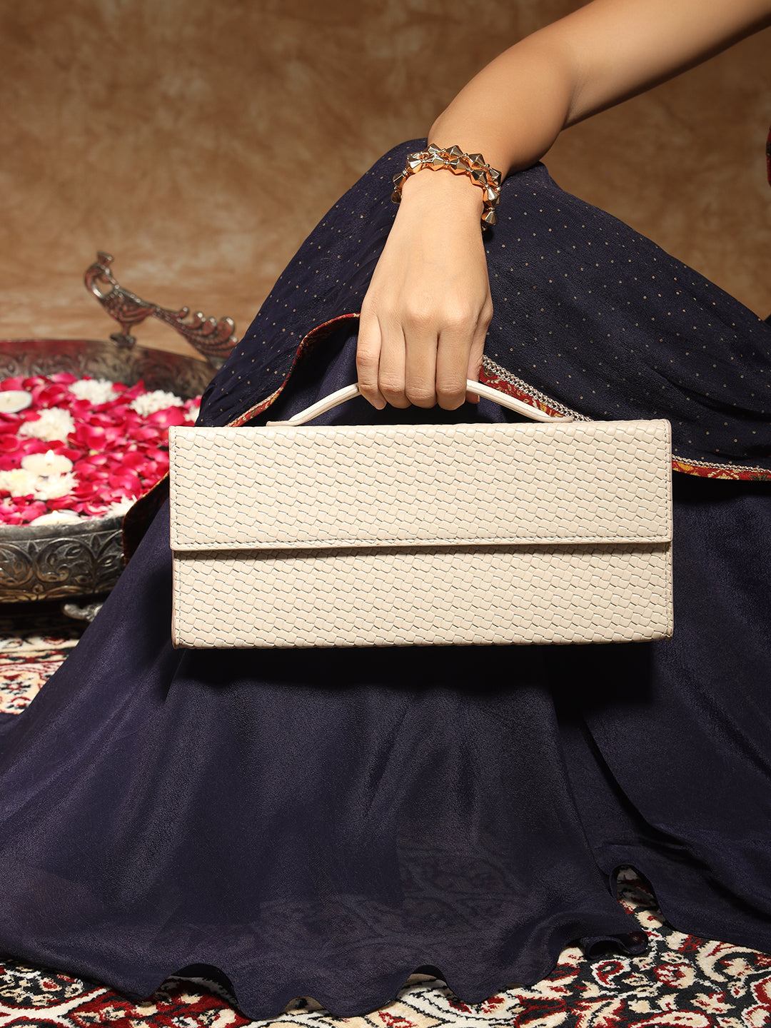 Box Clutch Sling (Beige Quilted)