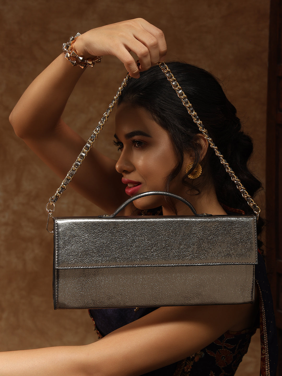 Box Clutch Sling (Silver Shimmer)