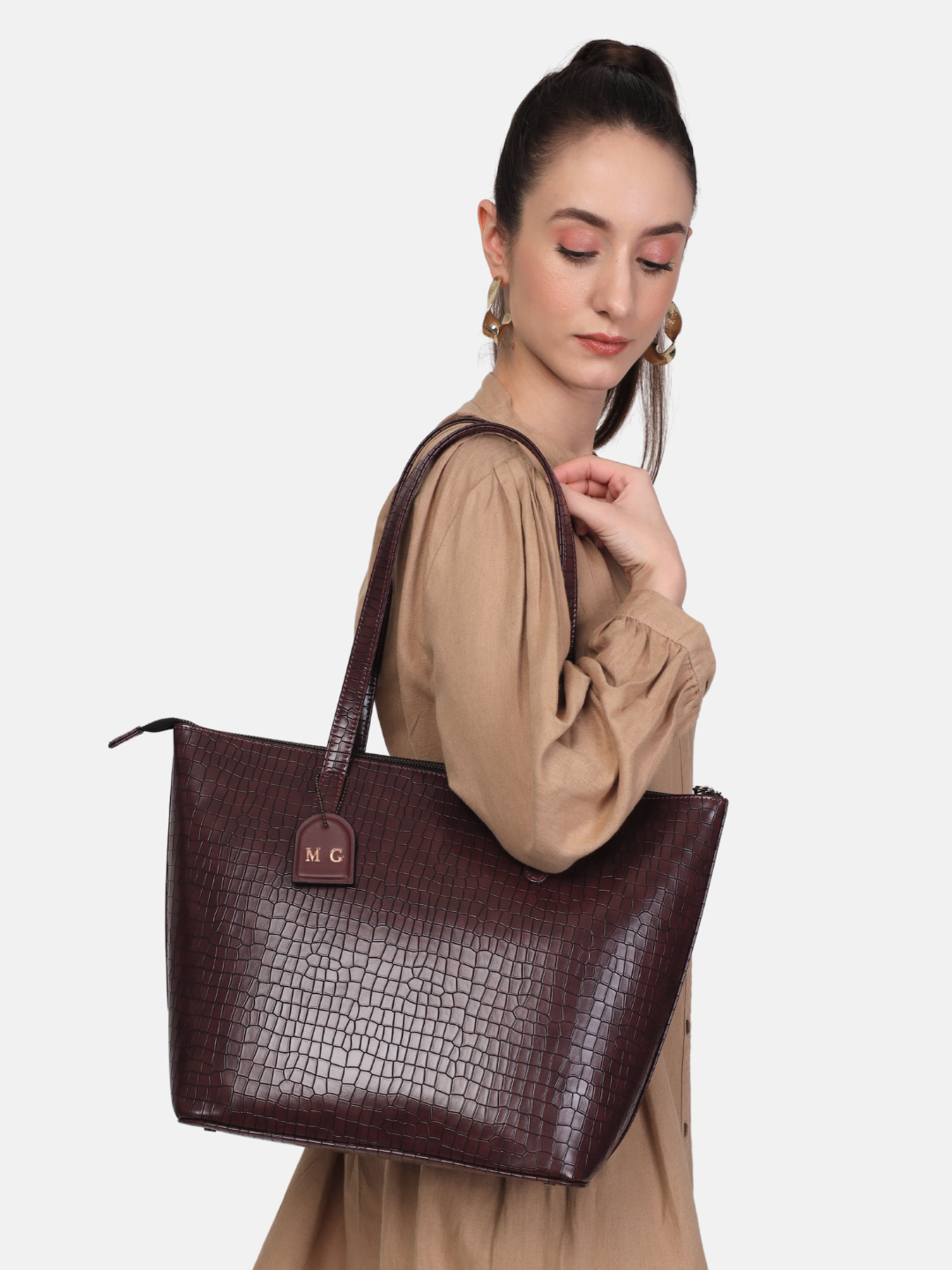 Amazon.com: NC Kelly Belly B8591 Women Fluid Phone Bag Messenger Bag  Retentive Type PU Shoulder Bag Multi-Purpose Coin Purse (Colour : RED Wine)  : Clothing, Shoes & Jewelry