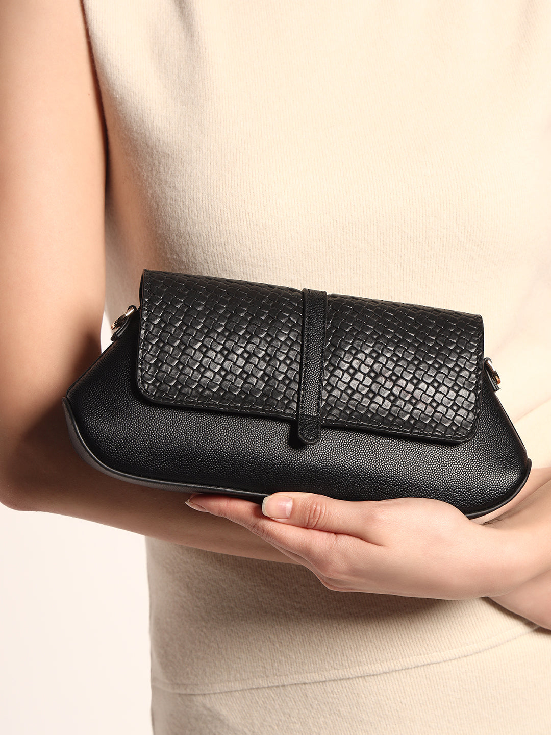 Bella Clutch Sling (Black Quilted)